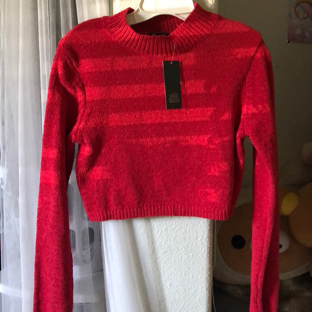 Red cropped turtle neck size M